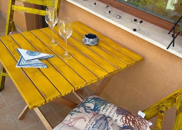 Cozy In Sunny Lejlighed