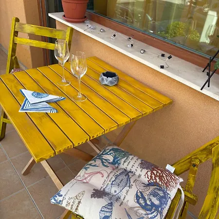 Cozy In Sunny Appartement